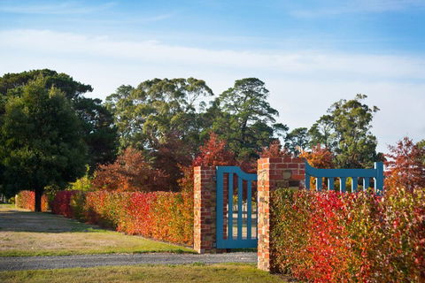 Paul Bangay The Farmhouse - Yamba Accommodation 1