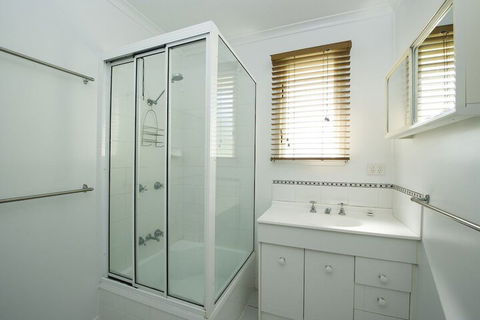 Twin Cottages - Accommodation Yamba 2