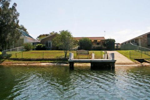 Relax & Enjoy The River - Victoria Tourism 4