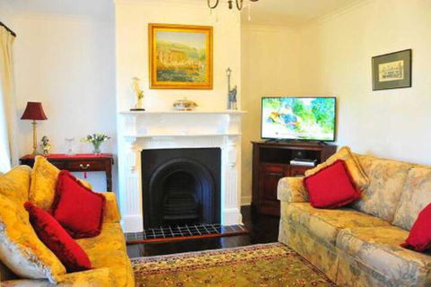 Ornee Cottage - Kingaroy Accommodation 3