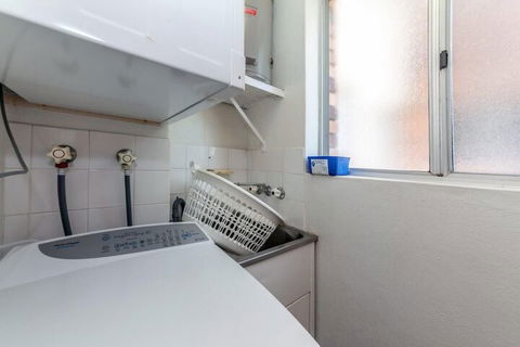 Gretel Lodge Unit 4 / 1 Gretel Close - Accommodation Ballina 4