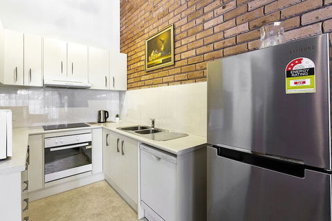 Macadamia Court, 2/8 Government Road - Wagga Wagga Accommodation 3