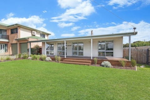 Ocean Spray Retreat - Yamba Accommodation 0