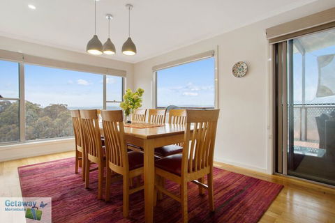 Ooranya - On Top Lake - Accommodation Sunshine Coast 4