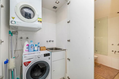 Furnished Apartment Walk To Bondi Beach - Brisbane Tourism 1