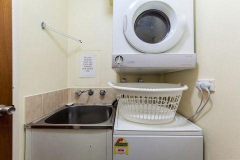 Bay Parklands Unit 50 / 2 Gowrie Avenue - Accommodation Find 4