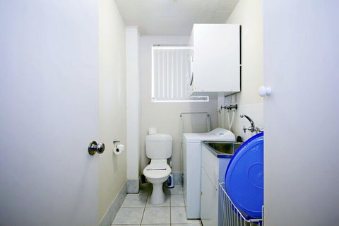 Columbia Unit 3 12 Columbia Close - Stayed 3