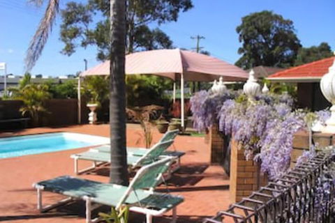 Bomaderry Motor Inn - Whitsundays Tourism 1