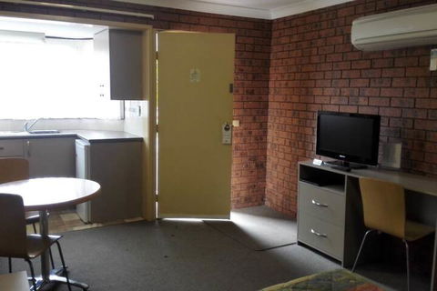 Bomaderry Motor Inn - Whitsundays Tourism 6