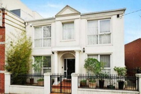 15 Charles Abbotsford Mansion - Hostel - Wagga Wagga Accommodation 0