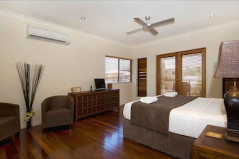 Torun Holiday House - Accommodation Newcastle 6