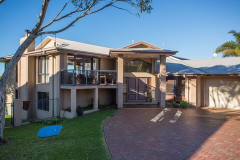 Tura Beach House On Pacific Way - Tweed Heads Accommodation 1