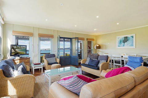 The Bantry 1 Merimbula - Holiday Perth 7