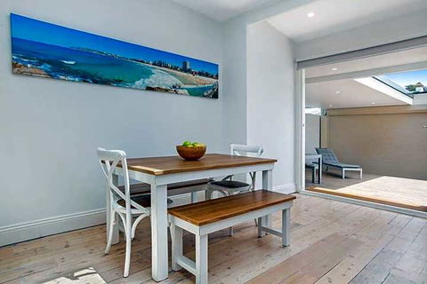 Stylish Manly Beach House Moments From Beach - Accommodation Newcastle 5