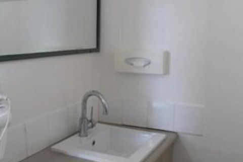 Rochester Motel - Accommodation Find 6