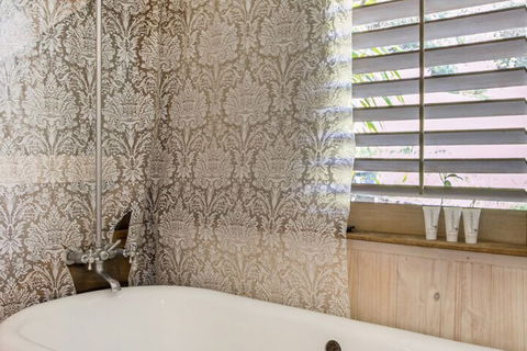 Susans Beach House - Accommodation Newcastle 4