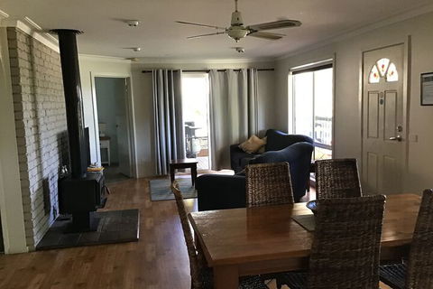 90 Mile Beach House & Villas - Sunshine Coast Guide 5