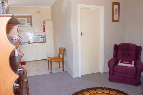 Kimba Units - Accommodation QLD 2