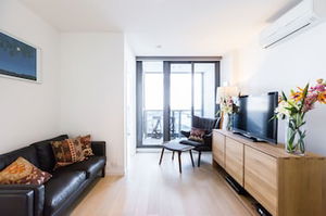EVA, 1BDR Melbourne Apartment