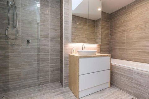 Executive 2 Storey Apartment With Pool - Accommodation Yamba 2