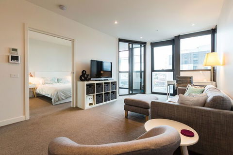 MILA, 1BDR Cremorne Apartment - Holiday Melbourne 5