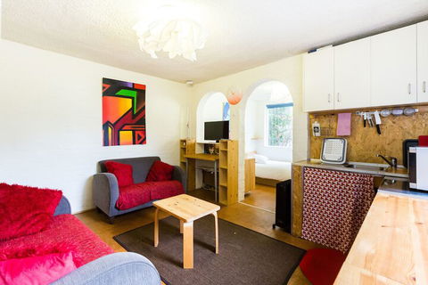 REID, Fitzroy Studio Apartment - Accommodation Gold Coast 2