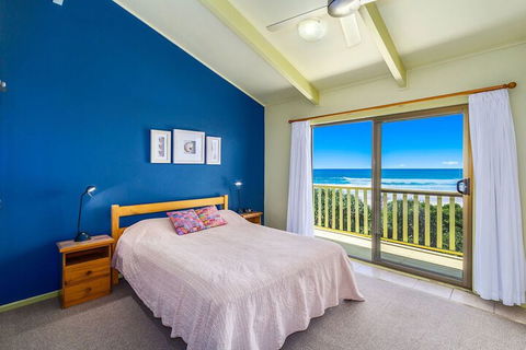 Sandpiper Beach Front House - Accommodation VIC 4