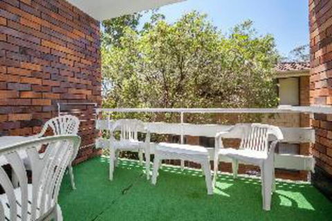 2 Bedroom Apartment Gretel Lodge Unit 4 - Yamba Accommodation 1