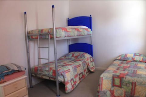 Tin Can Bay Budget Accommodation - Whitsundays Tourism 7