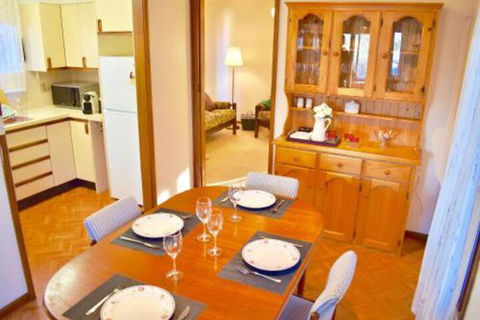 Three Sisters Garden Cottage - Accommodation QLD 2