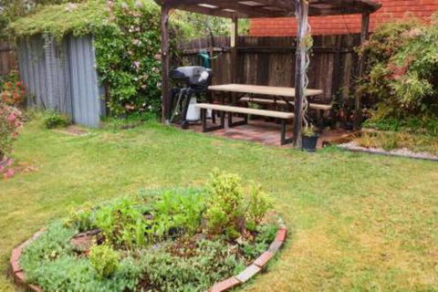 Three Sisters Garden Cottage - Accommodation QLD 3