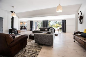 Cornish Hill House - WA Accommodation 0