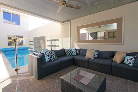 Ambar Villa - Sunshine Coast Guide 4