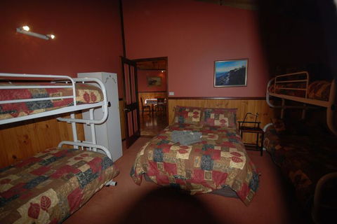 Wrenwood Chalets - Wagga Wagga Accommodation 2
