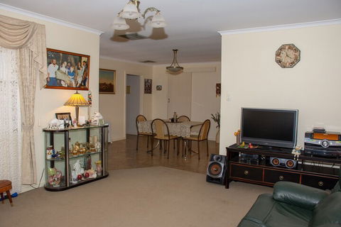 Chrissies Palace Hostel - Casino Accommodation 4