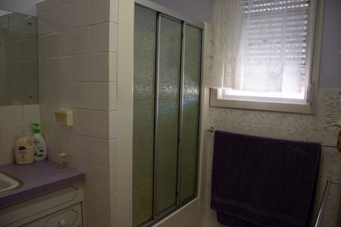 Chrissies Palace Hostel - Casino Accommodation 5