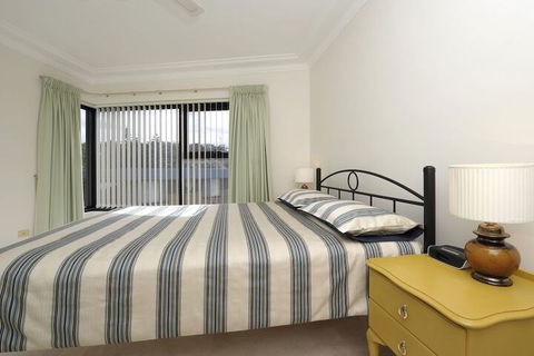 Florentine Unit 16 11 Columbia Close - Accommodation Perth 1