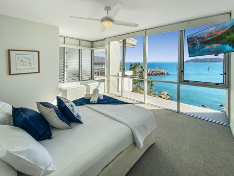 1 Bright Point Apartment 2305 - Victoria Tourism 2