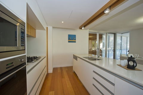 Maggies Beachfront Apt. 10 - Tourism Listing 1