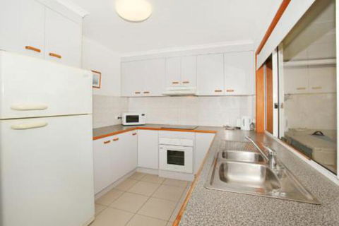 2 Eastern Court Mount Coolum 400 DOLLAR BOND Pet Friendly LINEN INCLUDED - Holiday Melbourne 5