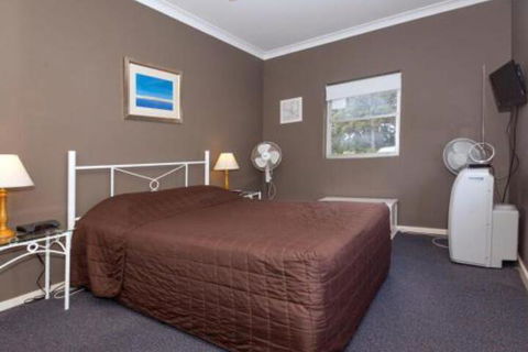 Quarterdeck Unit 5 12 Magnus Street - Accommodation Ballina 2