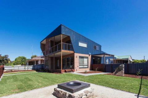 Bendigo Lakeside Accommodation - Accommodation Find 0