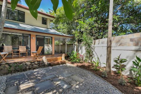 A PERFECT STAY - Mahogany Lodge - Whitsundays Tourism 0