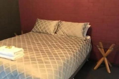 Bull 'n' Bush Hotel Motel - Accommodation Find 7