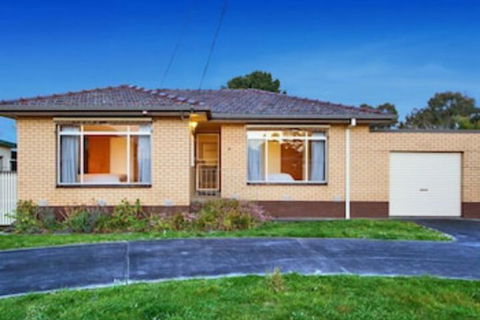 Cowes Phillip Island Holiday Home - Yamba Accommodation 1