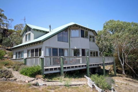 Snowgums On The Lake - Accommodation Ballina 0