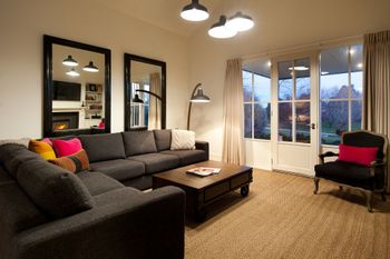 Red Earth Rock - WA Accommodation 0