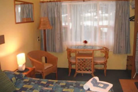 Black Swan Waterfront Motel Not Suitable For Children - Whitsundays Tourism 2
