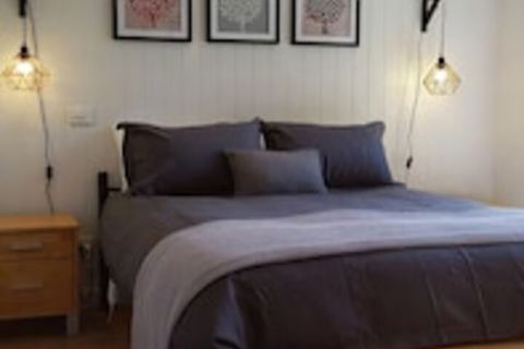 Bright At Home Cosy Cottage - Townsville Tourism 4