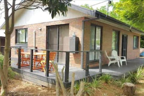 Bright At Home Cosy Cottage - Townsville Tourism 0